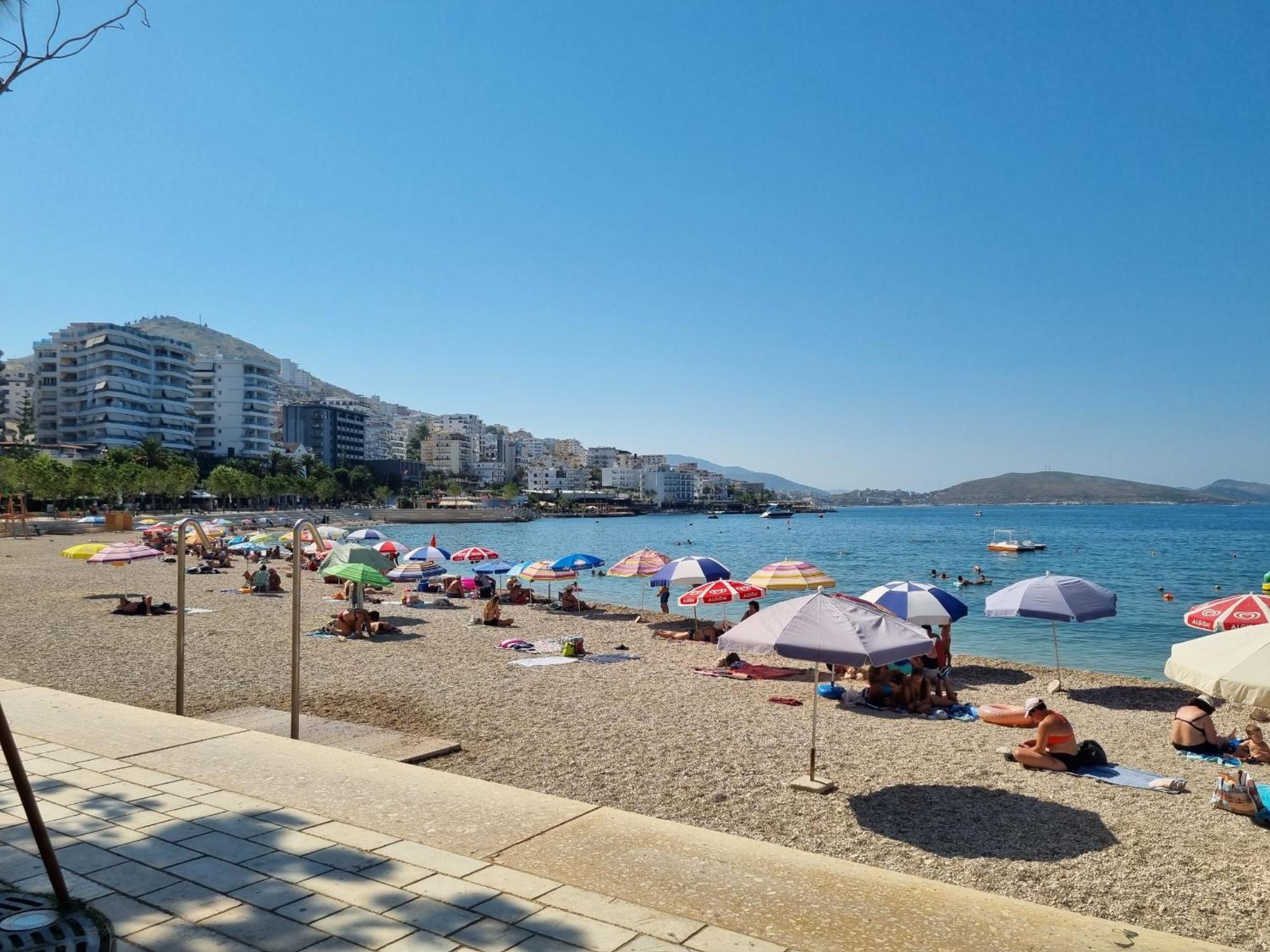 Celin Apartment Sarandë Esterno foto