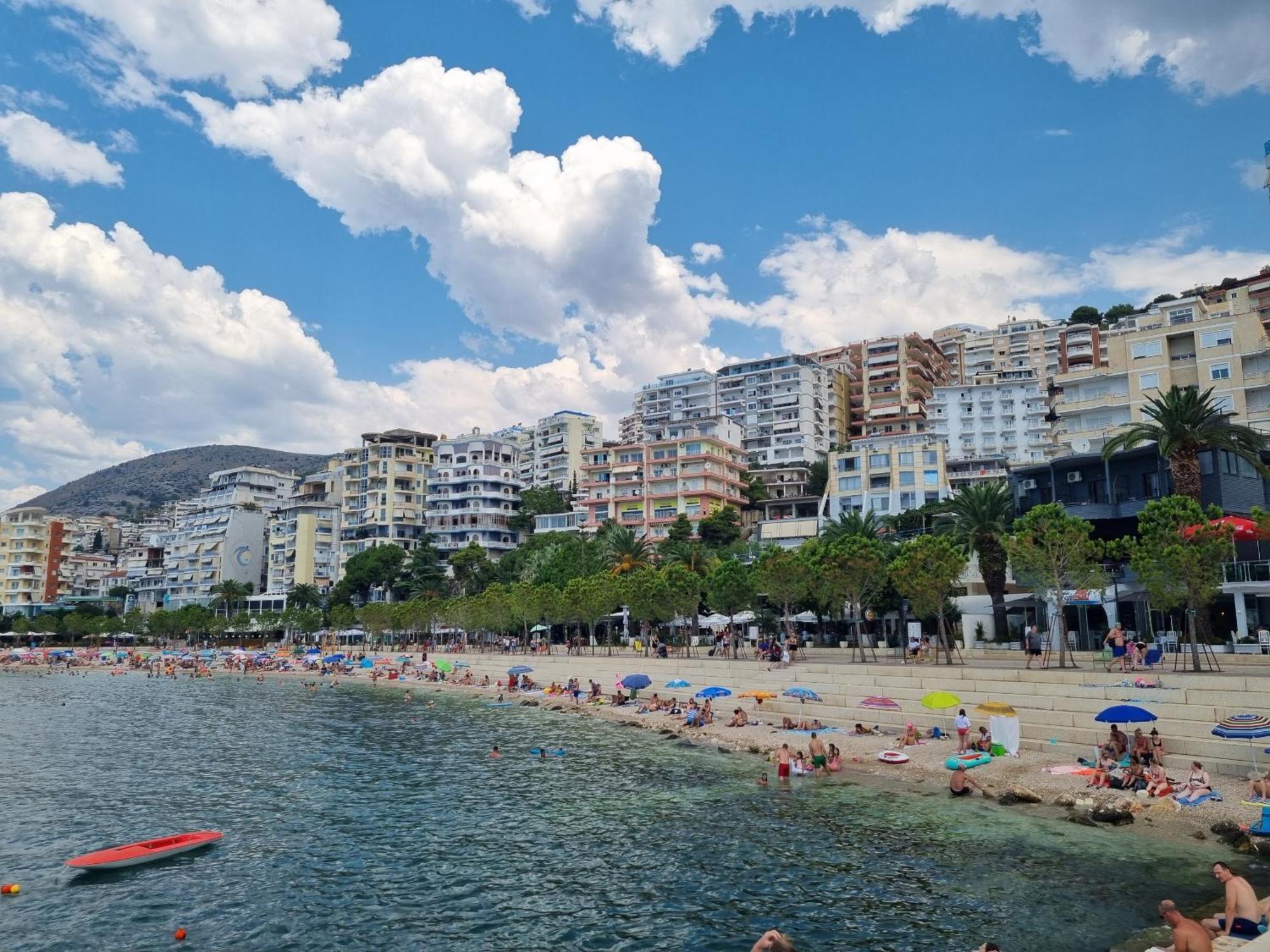 Celin Apartment Sarandë Esterno foto