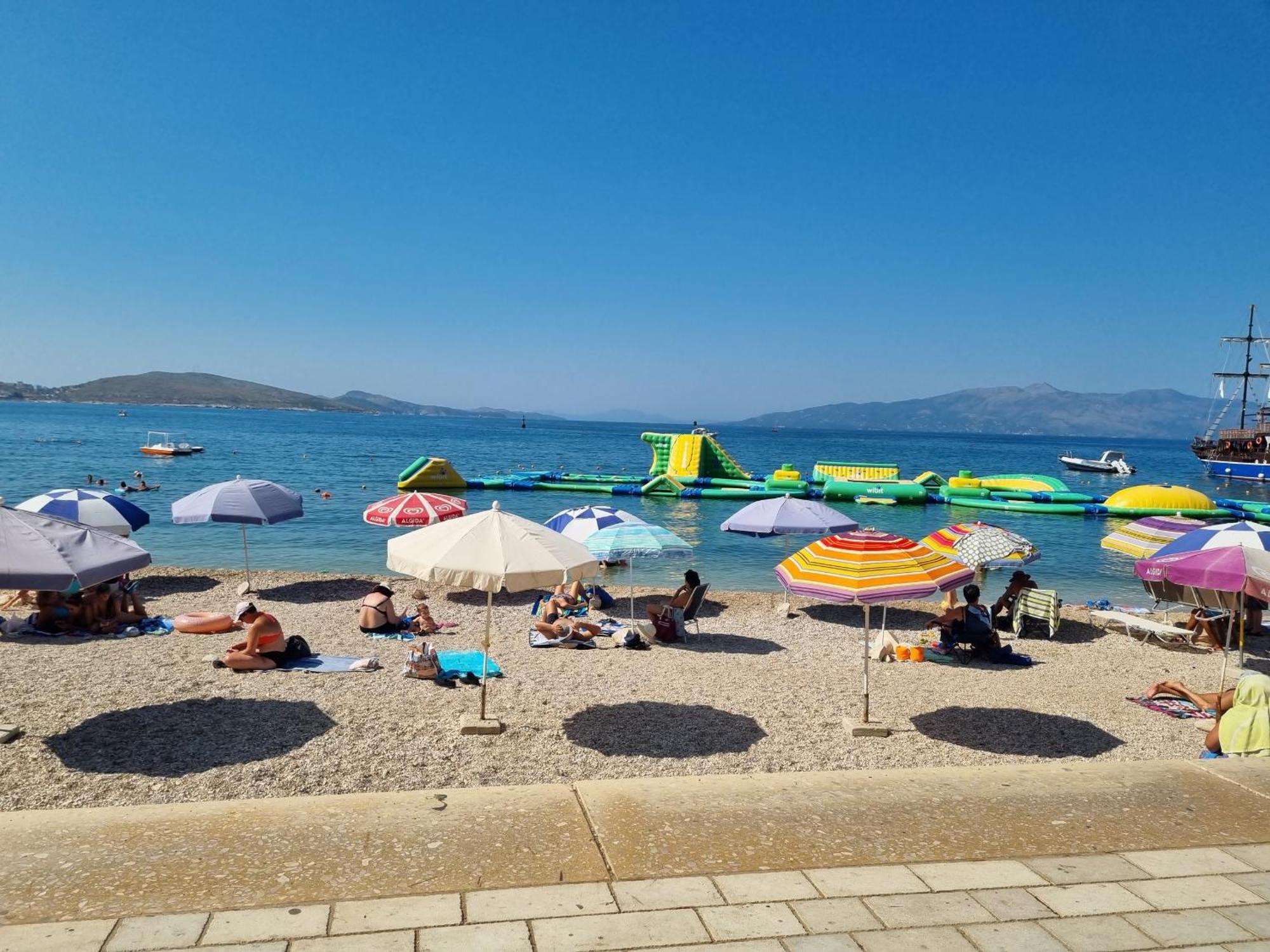 Celin Apartment Sarandë Esterno foto